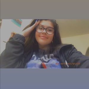 Meet your Posher, Emilia